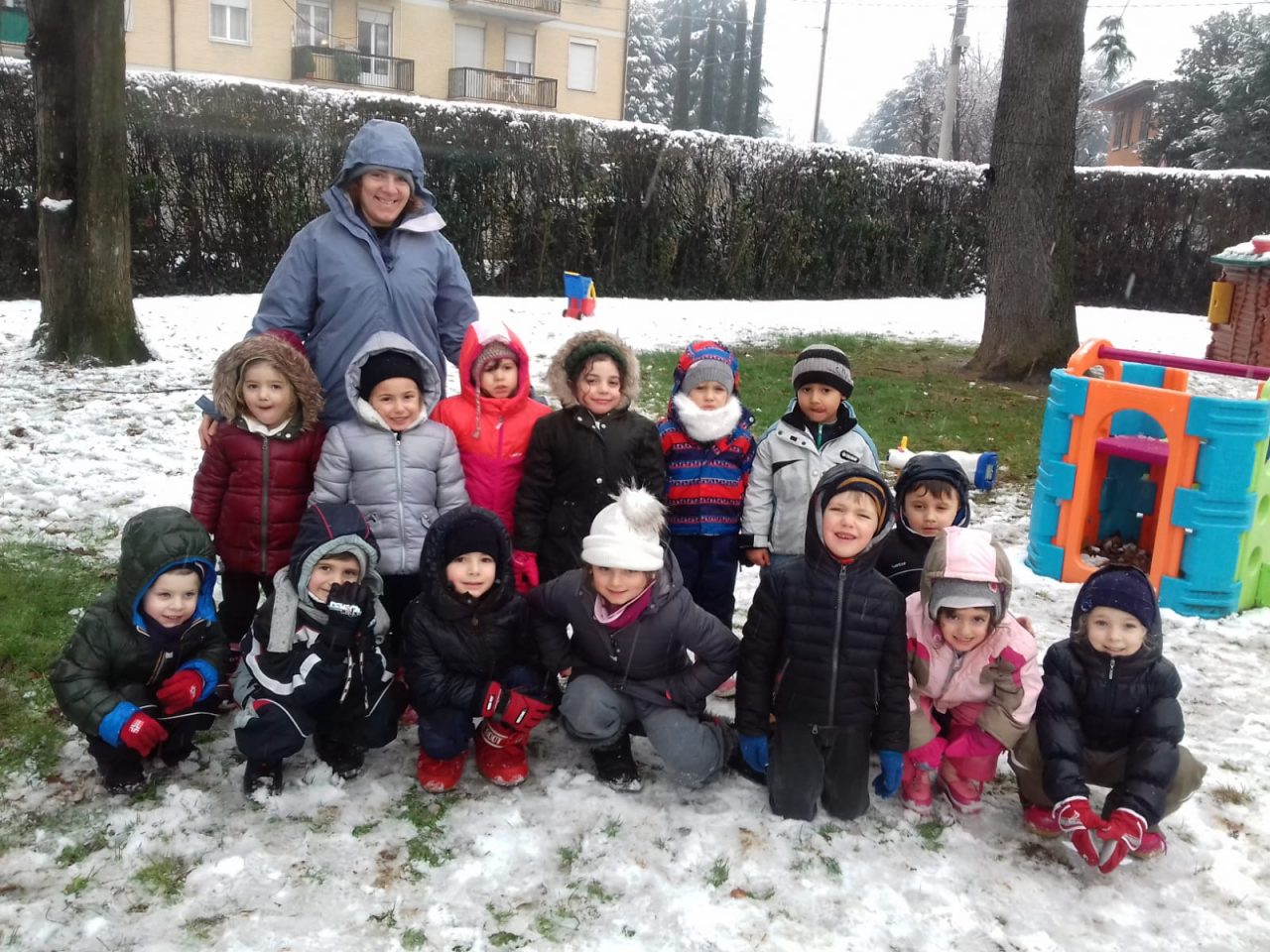 Che bella la neve! Gioia alla scuola dell’infanzia Giovanni XXIII FOTO