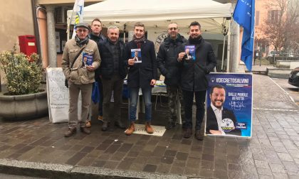 Gazebata a Biassono a sostegno di Salvini