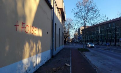 L'odio sui muri di Monza | Scritte che inneggiano alle Foibe FOTO