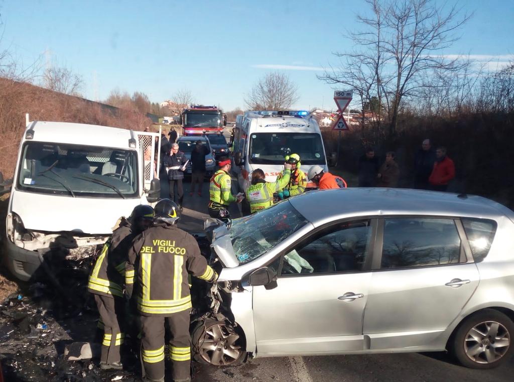 Grave incidente sulla strada provinciale 135 Canonica-Peregallo FOTO