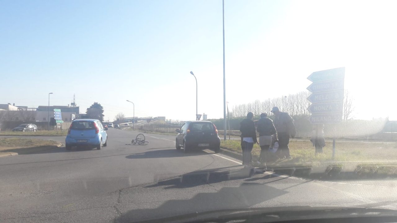 Investito in bici, paura per un anziano FOTO