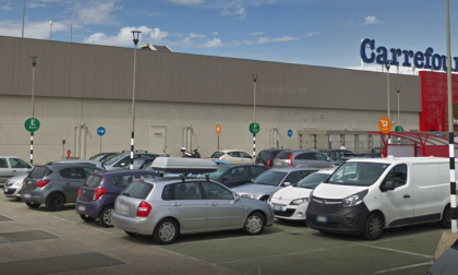 Carrefour annuncia nuovi tagli: coinvolti anche dei punti vendita in Brianza