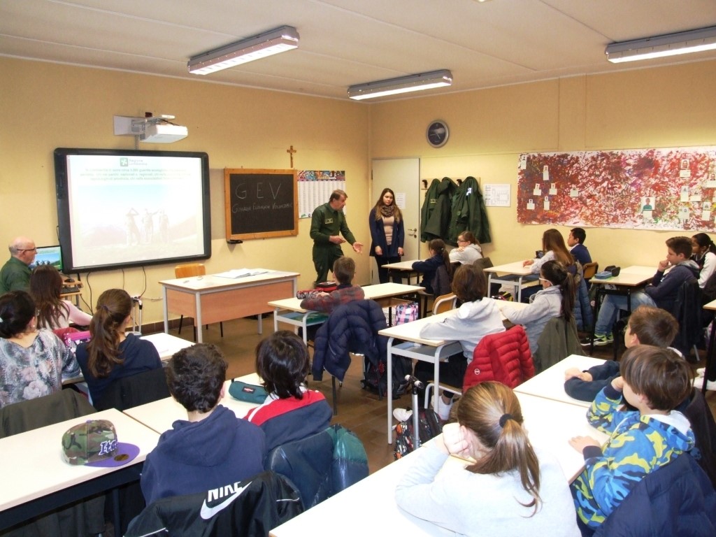 Ambiente e sostenibilità: studenti a lezione dalle Gev