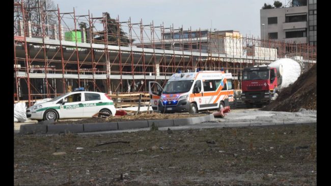 Precipita in cantiere a Meda, l’operaio non ce l’ha fatta 