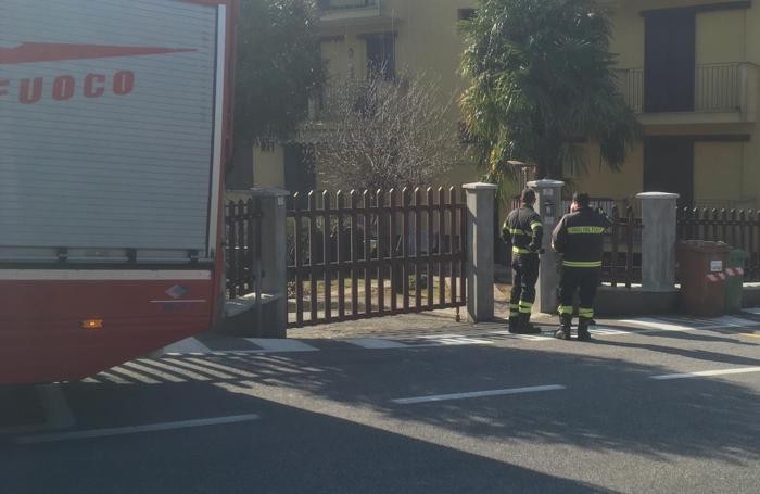 Lesmo, 73enne trovato morto in casa