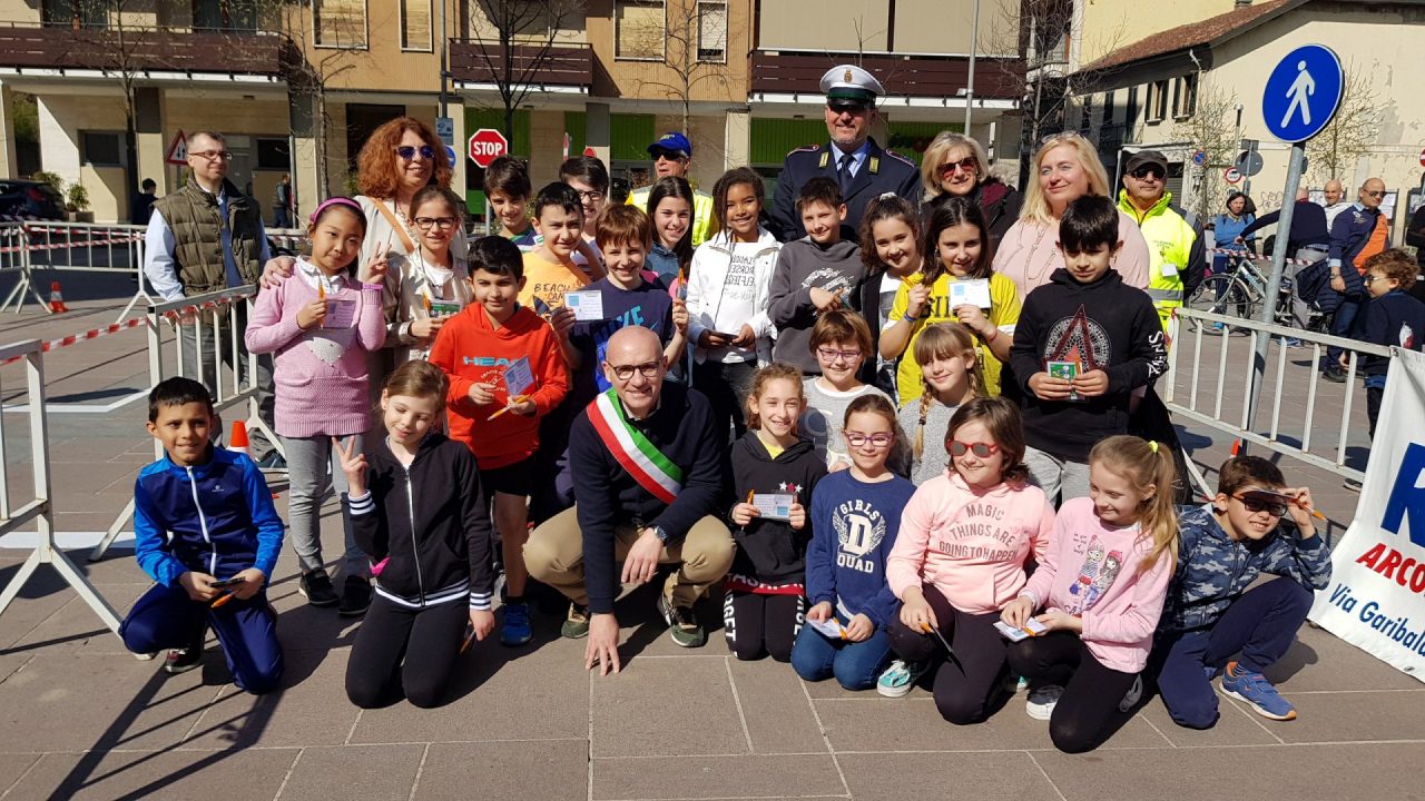 Bimbi in sella: lezione speciale con la Polizia locale di Villasanta FOTO