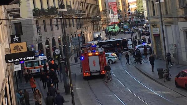 Allarme bomba in via Torino a Milano: strada chiusa in mattinata