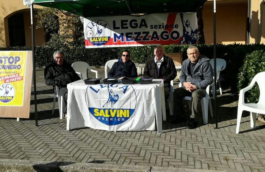 Insulta i militanti e distrugge il gazebo della Lega di Mezzago
