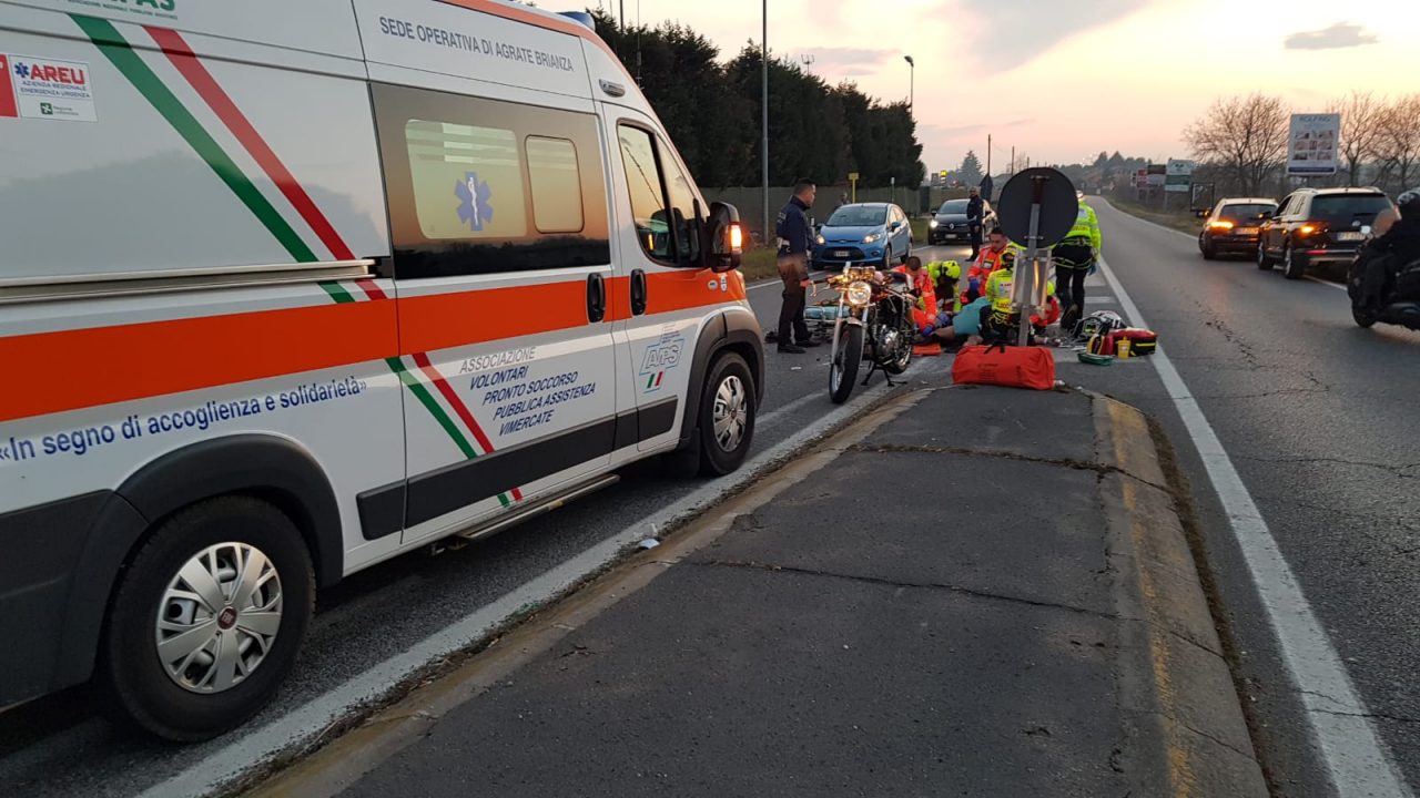 Drammatico incidente tra auto e moto: arriva l’elisoccorso