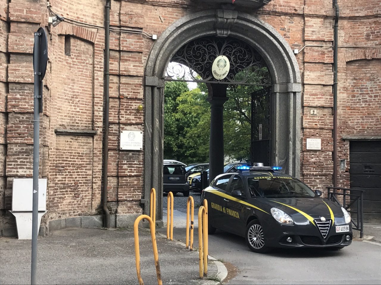 Dichiarava un reddito esiguo ma aveva un patrimonio di 500mila euro intestato a prestanome