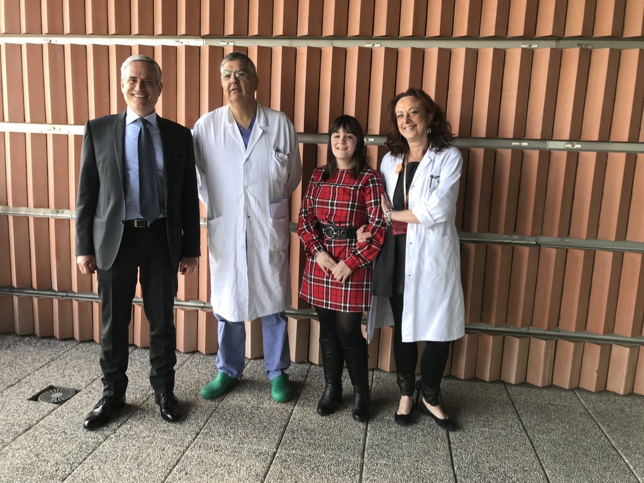 Torna a sentire dopo un intervento di ricostruzione dell’orecchio