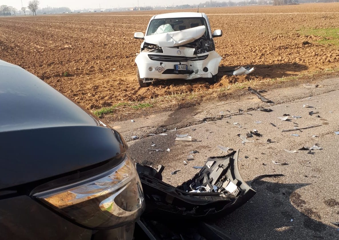 Nuovo terribile incidente frontale sulla strada che fa paura FOTO