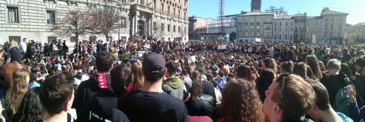 Fridays for future: le piazze si riempiono. Ecco anche il decalogo salva ambiente