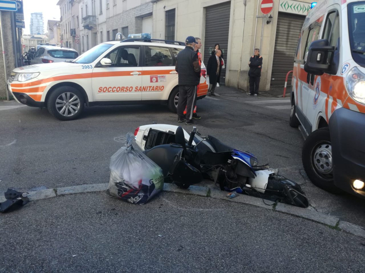 Scontro tra auto e scooter a Seregno: 64enne trasportato al Niguarda FOTO