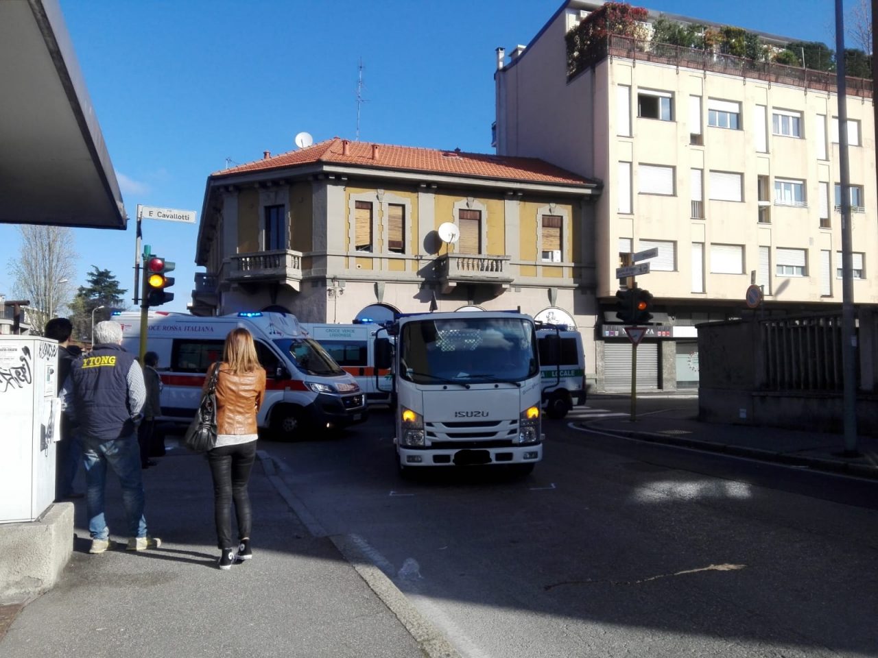 Due anziani investiti da un furgone FOTO