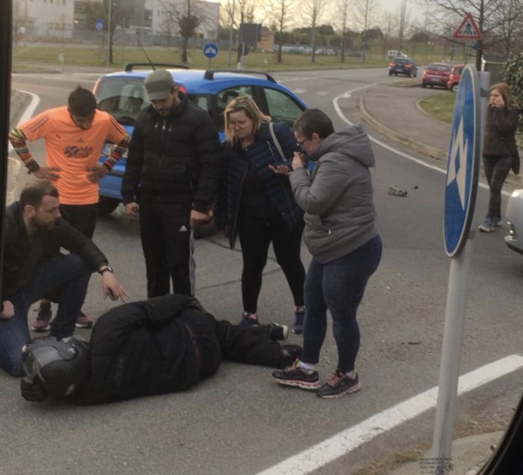 Carate, incidente auto scooter: allertato l’elisoccorso