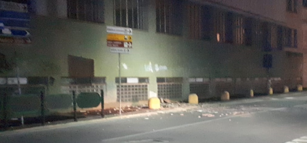 Forte vento, cadono calcinacci dalle aree ex Vismara e Vister FOTO