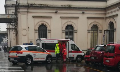 Crisi epilettica in stazione, paura per una 22enne