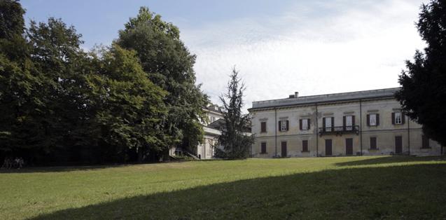Aula a cielo aperto allestita nel parco di villa Filippini
