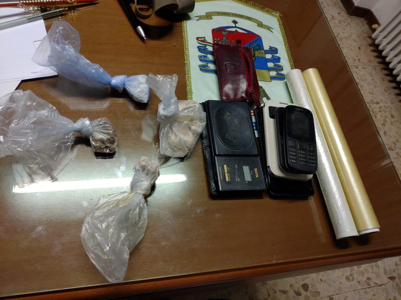 Spacciatori beccati con 70 grammi di eroina in tasca FOTO