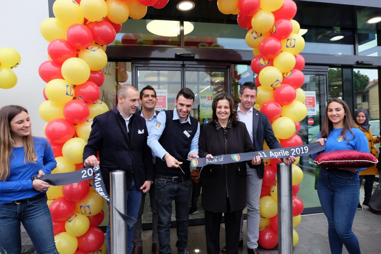 Taglio del nastro per il punto vendita Lidl nell’area Porta Sud di Muggiò