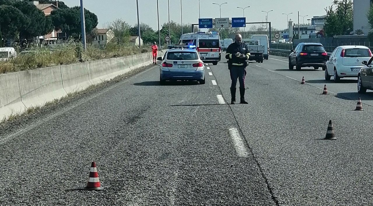 Maxi tamponamento a Briosco, sei veicoli coinvolti
