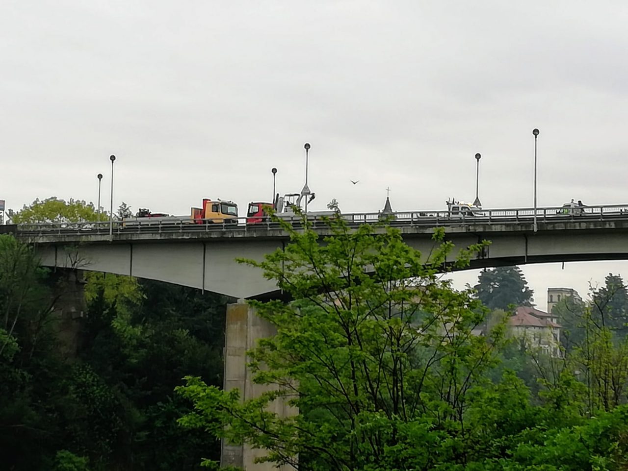La pioggia blocca i lavori, riaperto il ponte di Trezzo sull’Adda. Ecco quando chiuderà FOTO