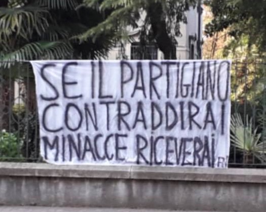 25 Aprile con polemica a Lentate, spunta un lenzuolo davanti al Comune