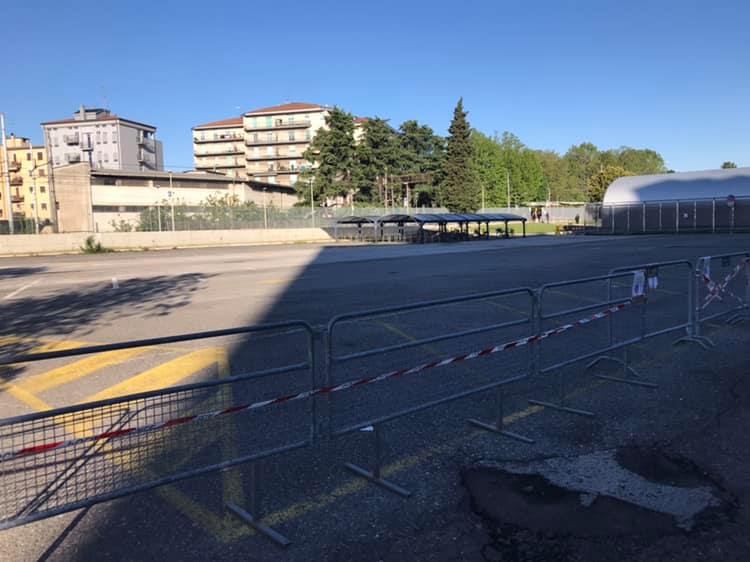 Si apre il nuovo parcheggio in stazione, ma chiude quello vecchio