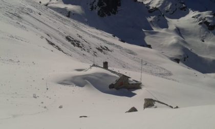 Capanna Carate, ecco il rifugio sommerso dalla neve