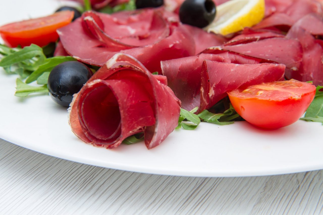 Dieta da sportivi, la bresaola per un’alimentazione sana