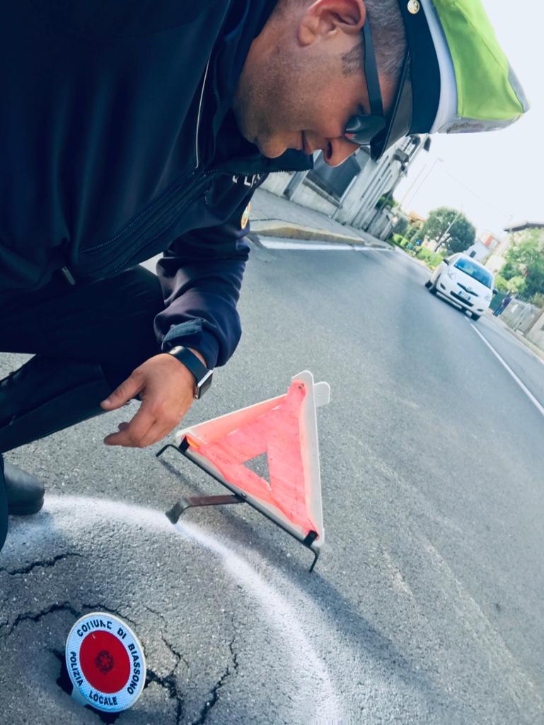Si apre una voragine in centro a Biassono LE FOTO