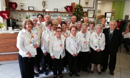 Musica e brindisi per la Festa della mamma al Libro aperto di Trezzo Foto