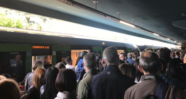 Guasto a Gobba, caos sulla metropolitana verde. In campo 40 bus sostitutivi
