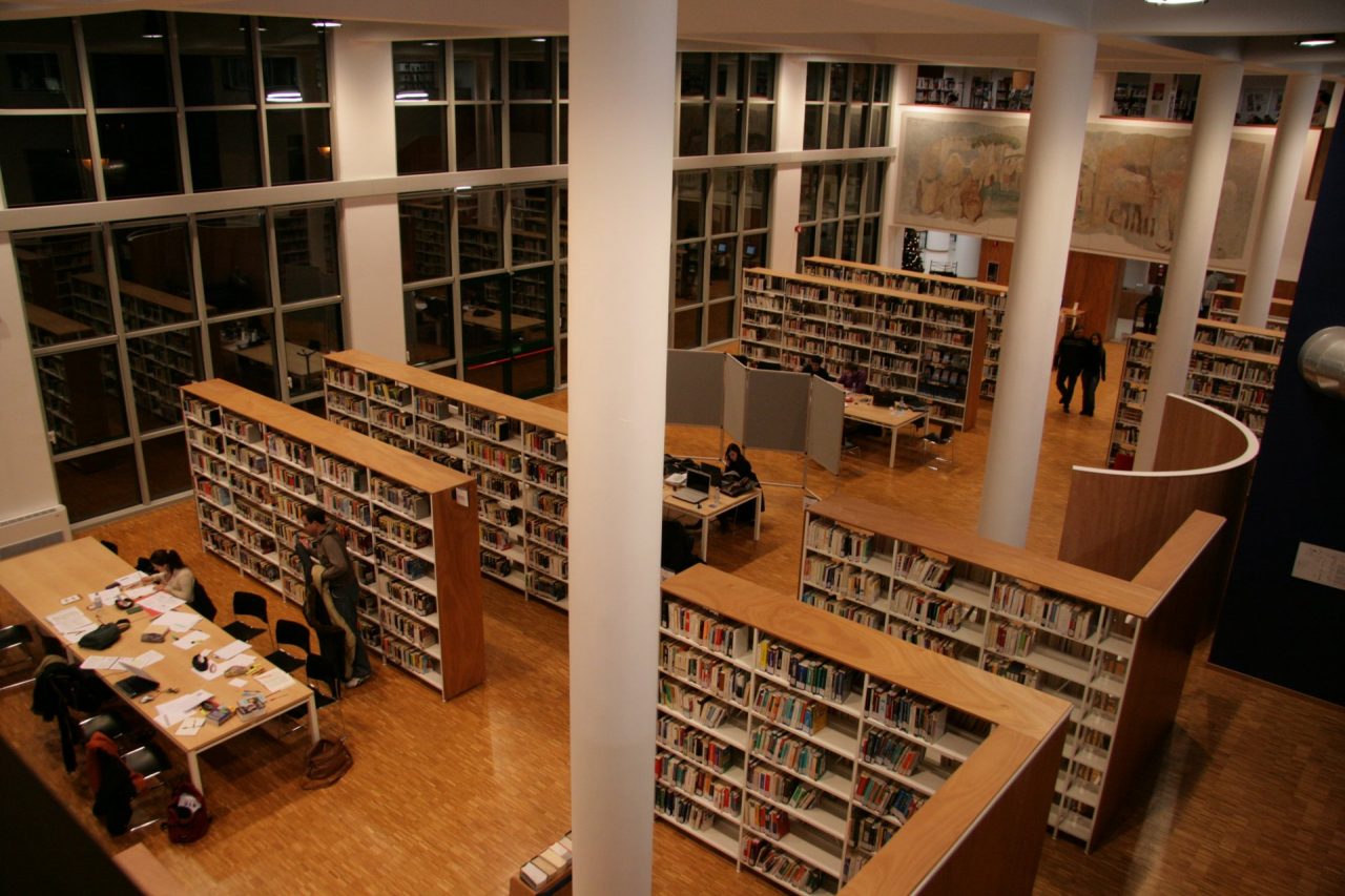 Riapre la sala studio in biblioteca