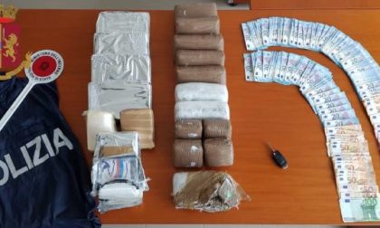 Nascondeva 17 chili di droga e migliaia di euro in box: arrestato dalla Polizia
