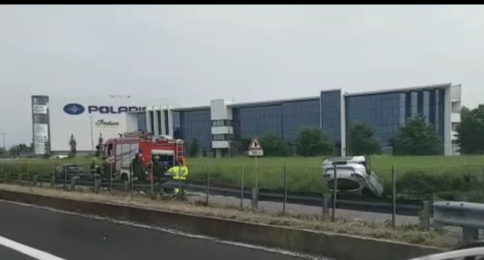 Incidente, si ribalta all’uscita della Statale 36