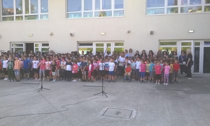 Giussano, festa di fine anno alla primaria di Paina, sul progetto "Leonardo"