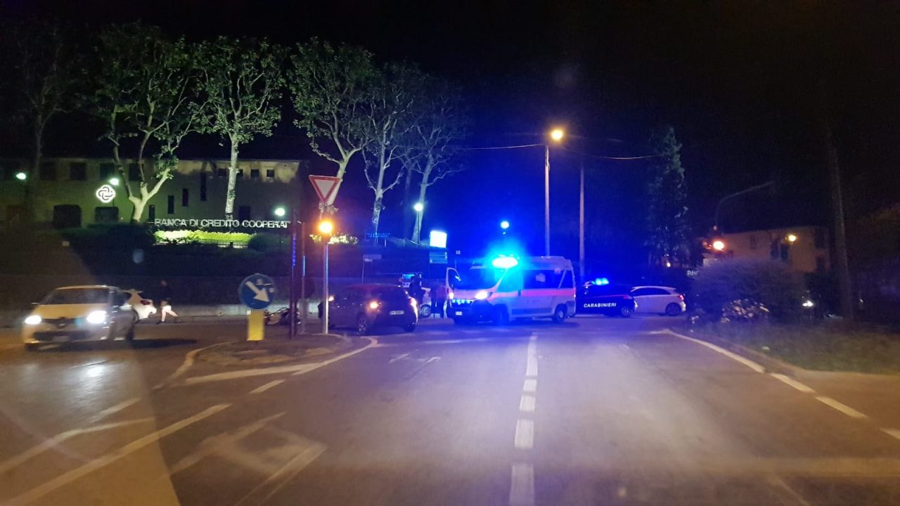 Cinque giovani coinvolti in un incidente a Lesmo SIRENE DI NOTTE