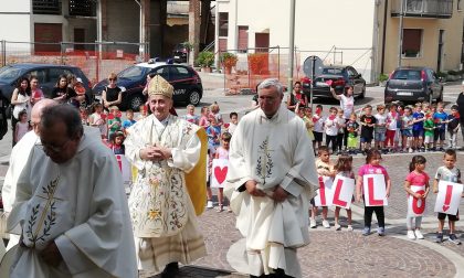 L'Arcivescovo Mario Delpini festeggia con Don Camillo