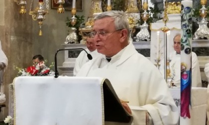 Don Camillo va in pensione, a Roncello finisce un'era