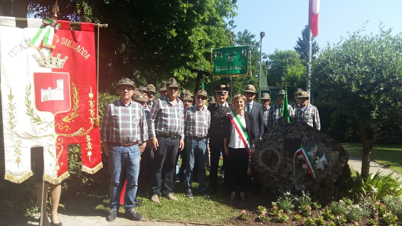 Inaugurato un bassorilievo in ricordo del beato Teresio Olivelli nel giorno della Festa della Repubblica