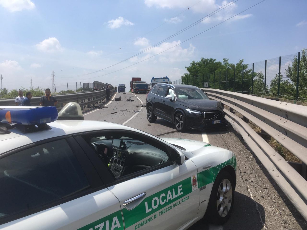 Incidente frontale con un trattore sulla Monza-Trezzo