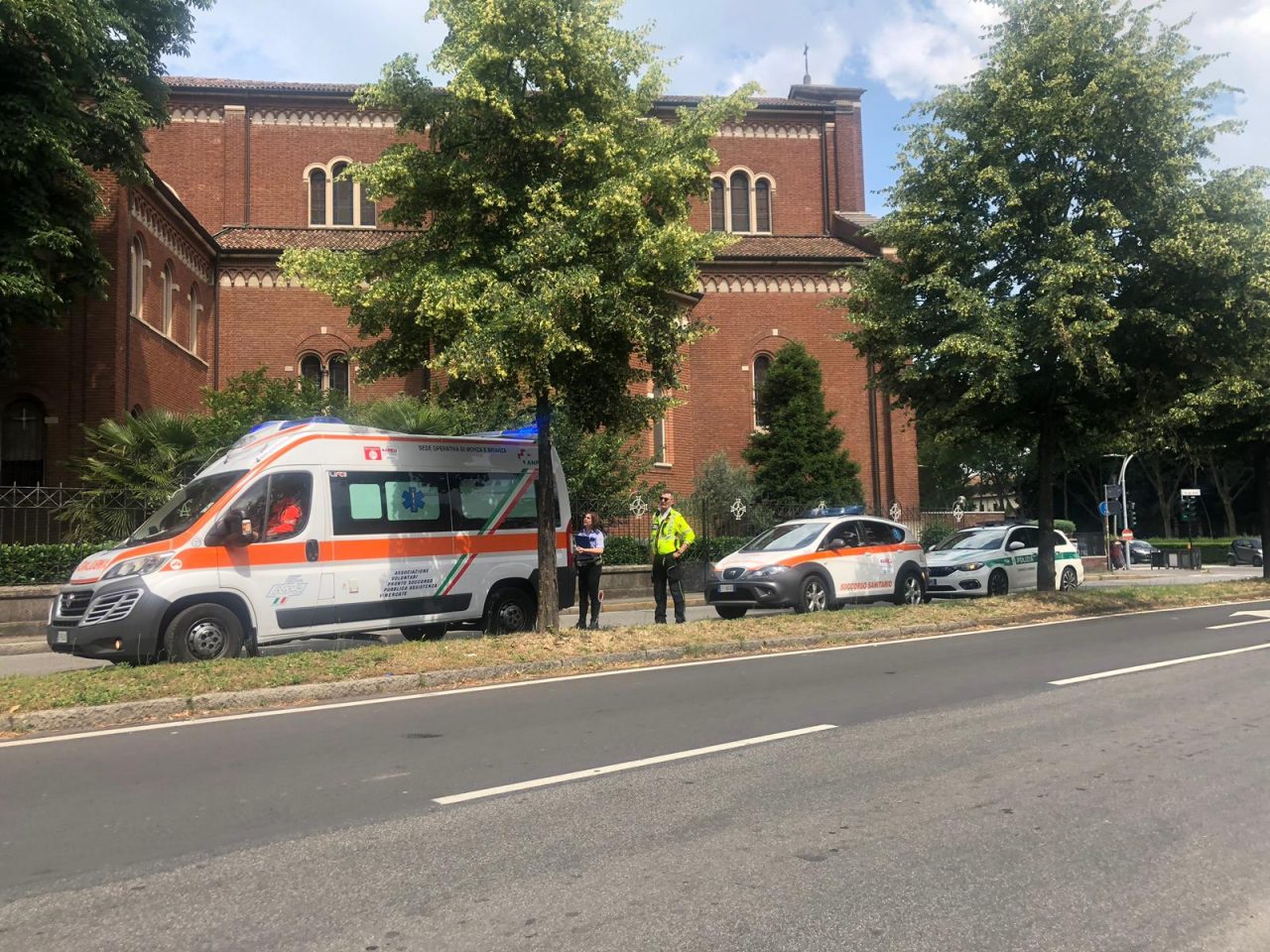 Investito in bicicletta sul viale Cesare Battisti: 58enne in ospedale