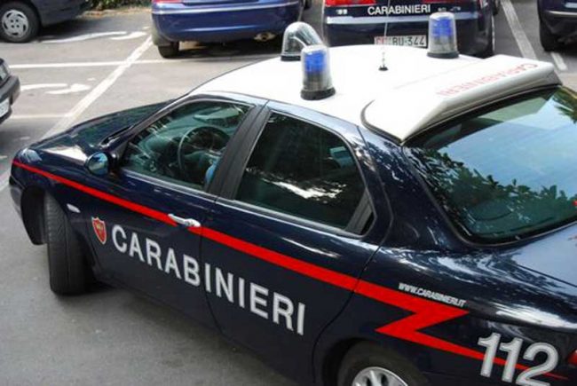 Evade dai domiciliari per andare dal parrucchiere