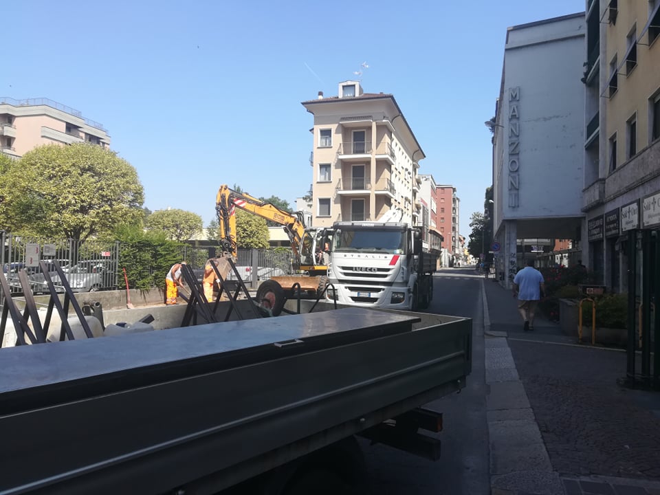 Via Manzoni, via ai lavori senza disagi