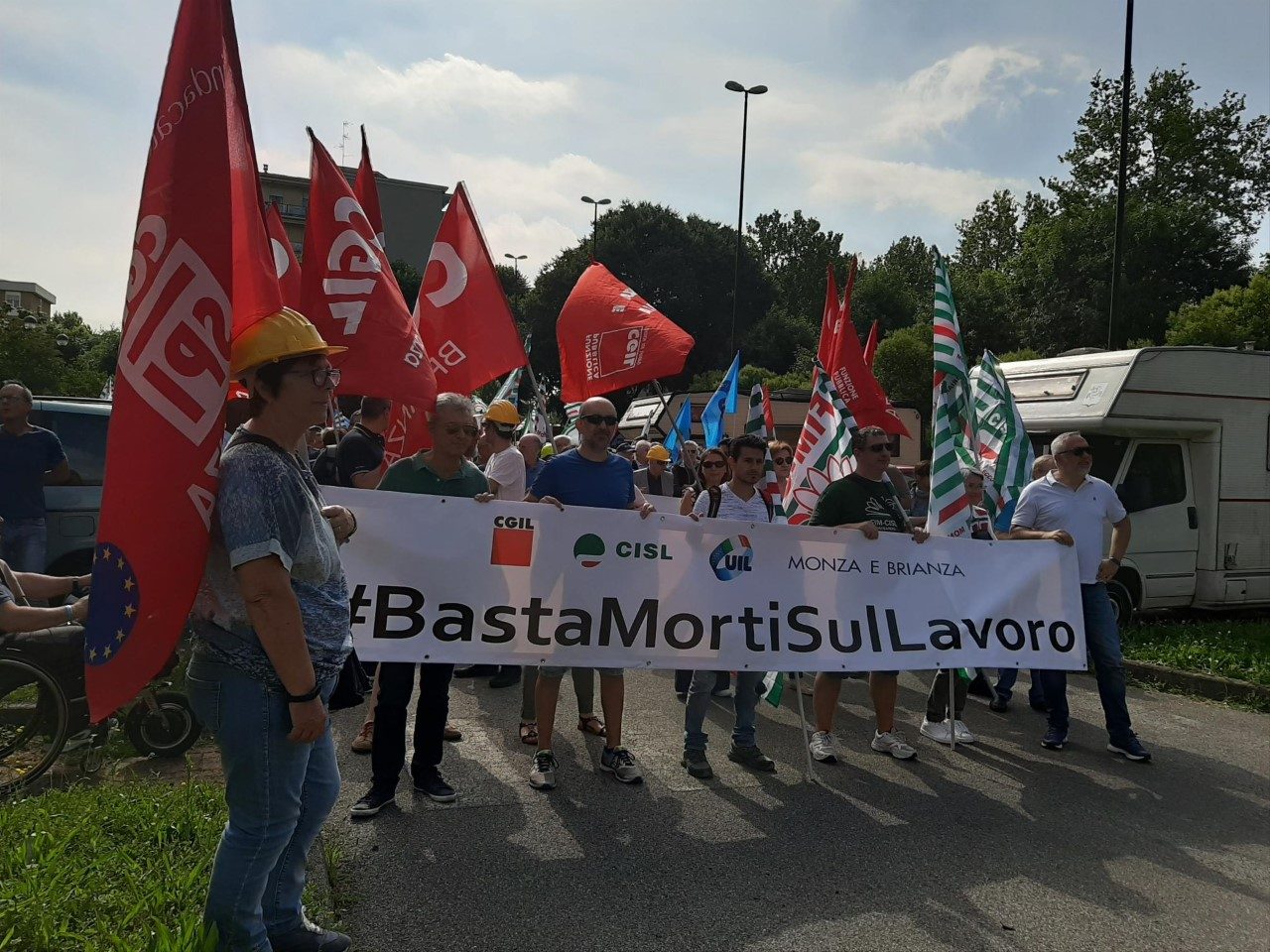 Presidio (con flash mob) dei sindacati per dire basta morti sul lavoro