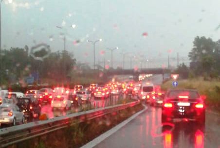 Violento temporale: allagamenti e blackout VIDEO