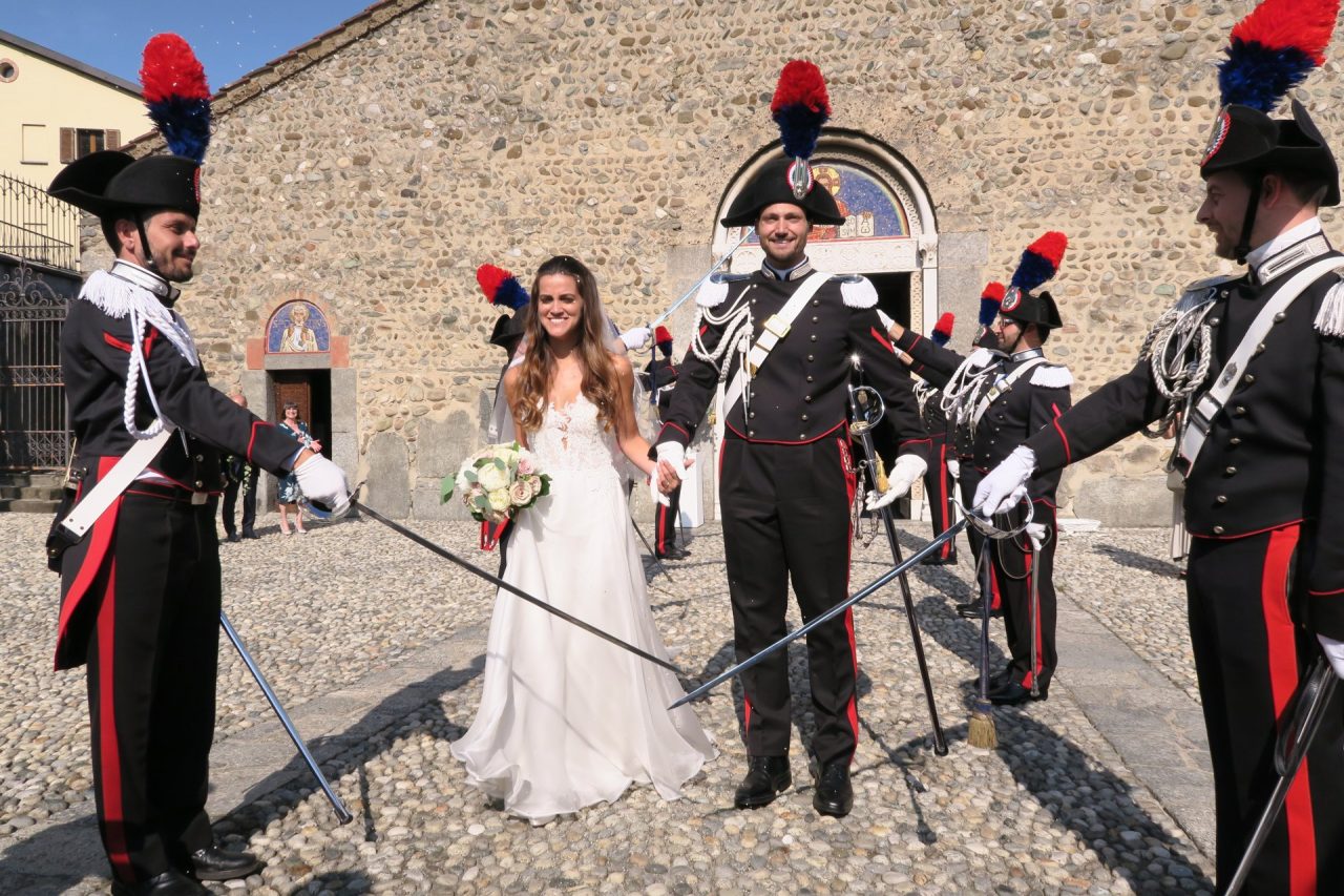 Matrimonio con picchetto per il sì del carabiniere scelto LE FOTO