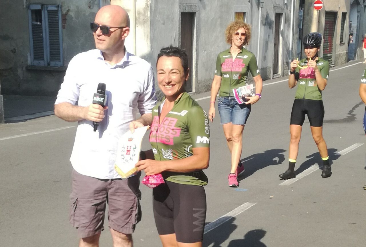 Sabrina torna in sella per beneficenza